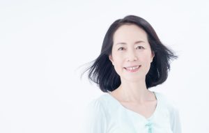 総入れ歯、歯を失って老けた印象も、オールオン４で若々しく！